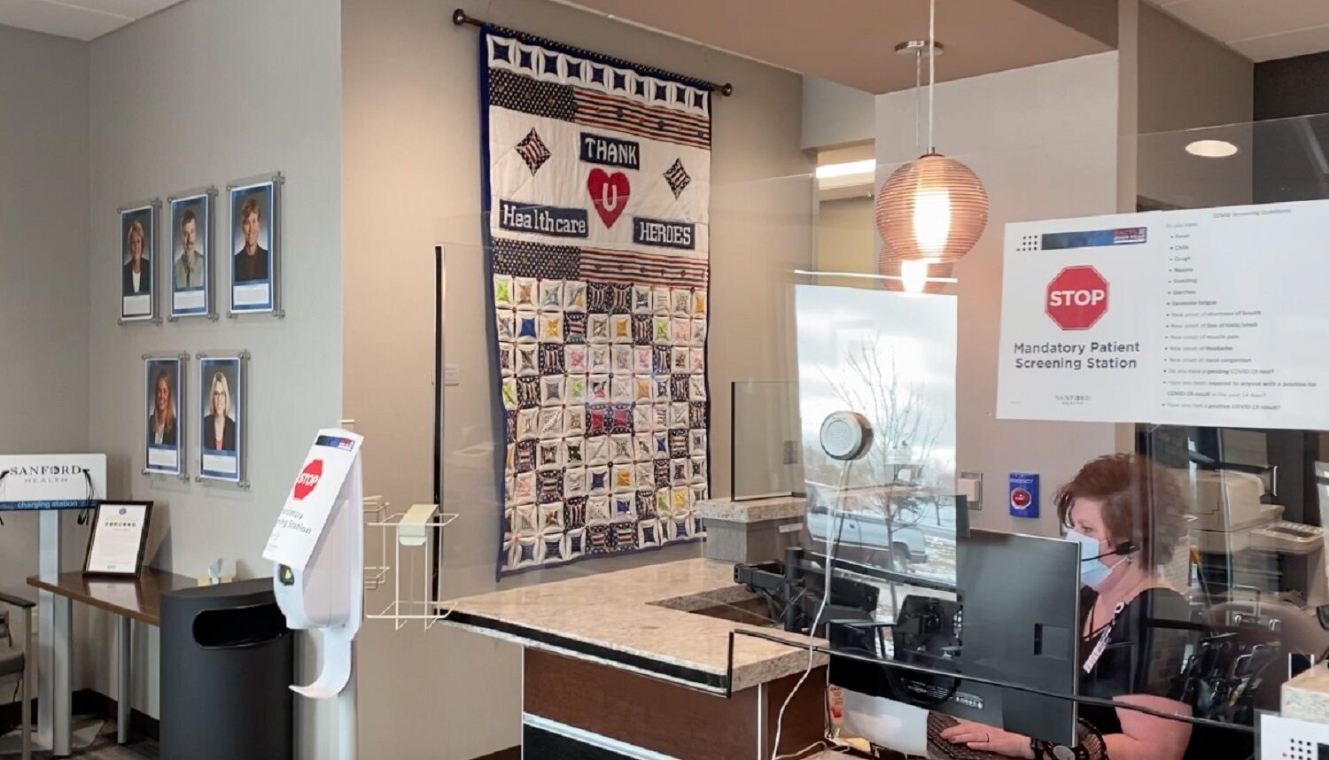 Silvey makes quilt for Rock Rapids clinic